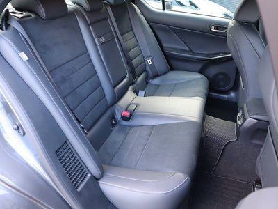 صورة مصغرة 43 لـ 2024 Lexus IS