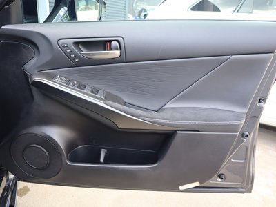 صورة مصغرة 55 لـ 2024 Lexus IS
