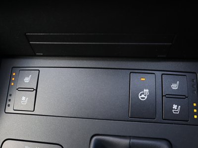 صورة مصغرة 13 لـ 2024 Lexus IS