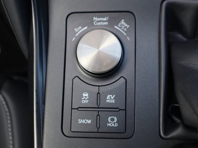 صورة مصغرة 64 لـ 2024 Lexus IS