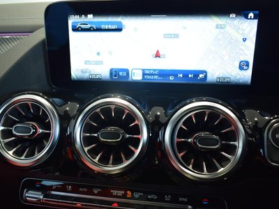 2025 Mercedes-BENZ GLA photo 13