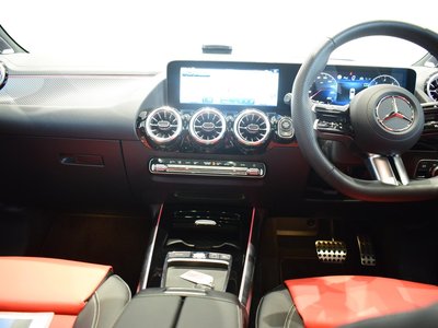 2025 Mercedes-BENZ GLA photo 16