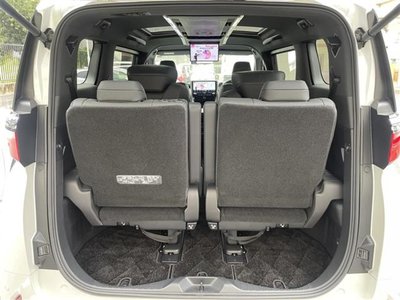 صورة 34 لـ 2023 Toyota ALPHARD