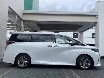 صورة 41 لـ 2023 Toyota ALPHARD