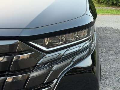 2025 Toyota ALPHARD photo 4
