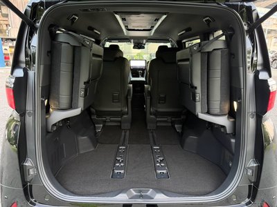 2025 Toyota ALPHARD thumbnail 72