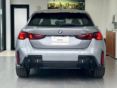 2026 BMW 1 SERIES 照片 11