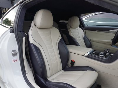 2022 BMW 8 SERIES photo 4