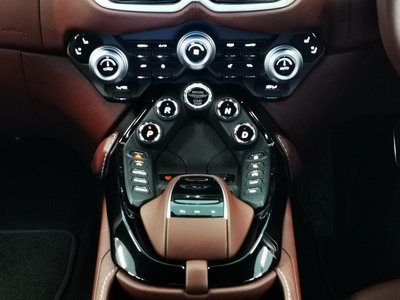 2018 Aston Martin VANTAGE 缩略图 25