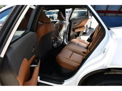 صورة 7 لـ 2025 Toyota CROWN ESTATE