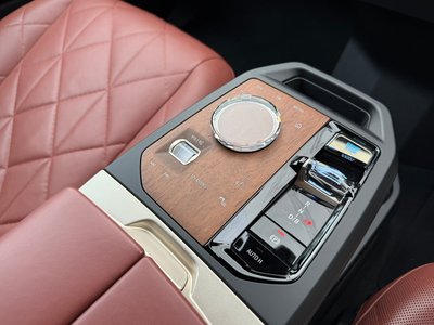 2023 BMW IX thumbnail 19