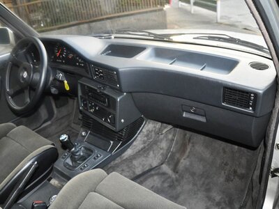 صورة 27 لـ 1986 BMW 5 SERIES