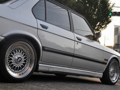 صورة 31 لـ 1986 BMW 5 SERIES