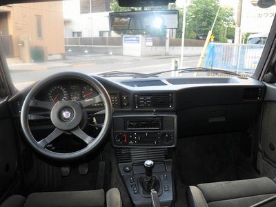 صورة 28 لـ 1986 BMW 5 SERIES