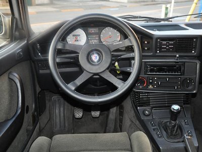 صورة 18 لـ 1986 BMW 5 SERIES