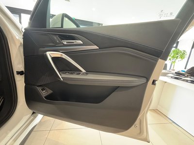 2025 BMW X1 photo 9
