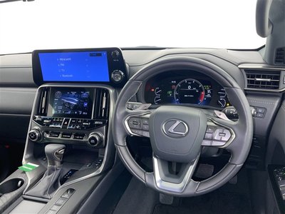 2023 Lexus LX photo 9