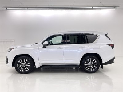 2023 Lexus LX thumbnail 17