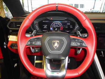 صورة 32 لـ 2019 Lamborghini URUS