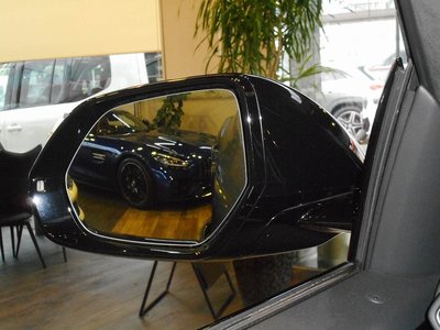 صورة 36 لـ 2019 Lamborghini URUS