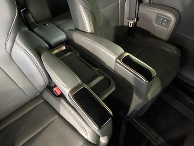 صورة 40 لـ 2024 Toyota ALPHARD