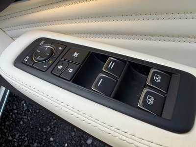 2018 Lexus LS thumbnail 34