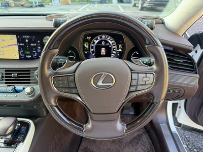 2018 Lexus LS thumbnail 41