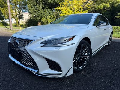 2018 Lexus LS photo 9