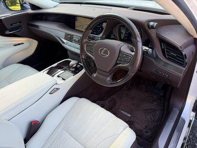 2018 Lexus LS thumbnail 40