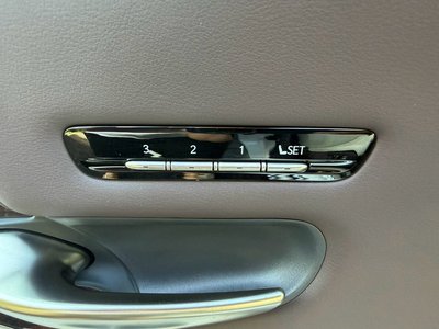 2018 Lexus LS thumbnail 76