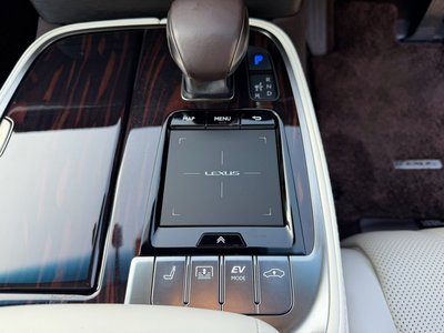 2018 Lexus LS thumbnail 52