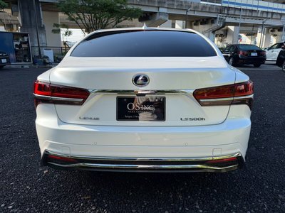 2018 Lexus LS thumbnail 32