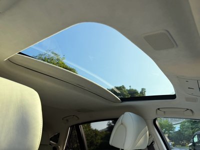 2018 Lexus LS photo 3