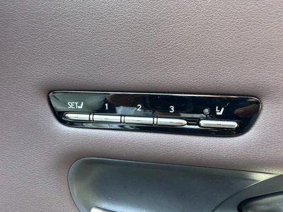 2018 Lexus LS thumbnail 35