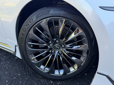 2018 Lexus LS thumbnail 18