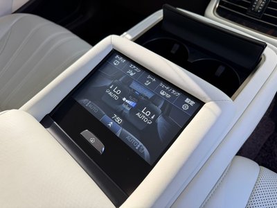 2018 Lexus LS thumbnail 66