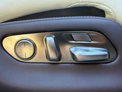 2018 Lexus LS thumbnail 37