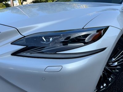 2018 Lexus LS photo 8