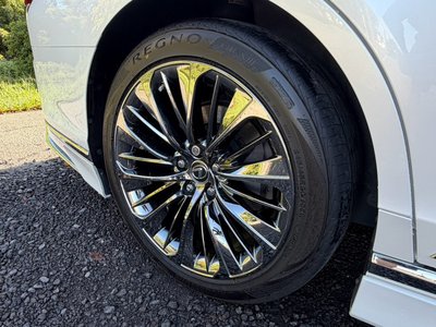 2018 Lexus LS thumbnail 26