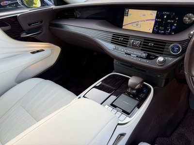 2018 Lexus LS thumbnail 51