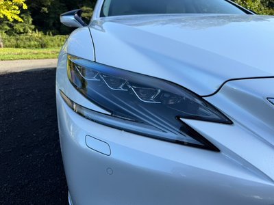 2018 Lexus LS photo 14
