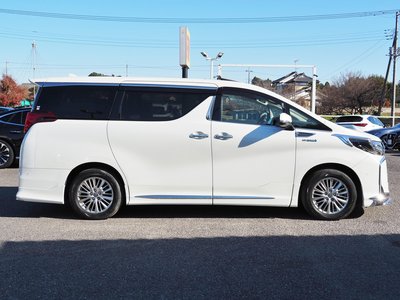 2021 Toyota ALPHARD — фото 9