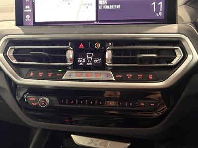 2024 BMW X4 thumbnail 39
