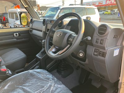 2026 Toyota LAND CRUISER 70 — фото 11