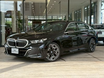 2026 BMW 5 SERIES — фото 1