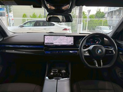 2026 BMW 5 SERIES — фото 4