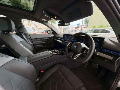 2026 BMW 5 SERIES — фото 7