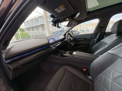 2026 BMW 5 SERIES — фото 12