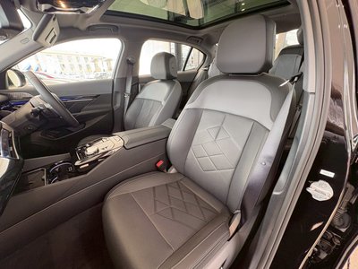 2026 BMW 5 SERIES — фото 13