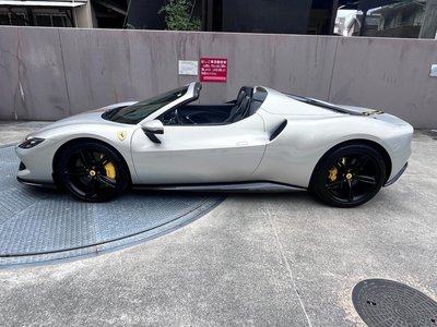 صورة 25 لـ 2023 Ferrari 296 GTS